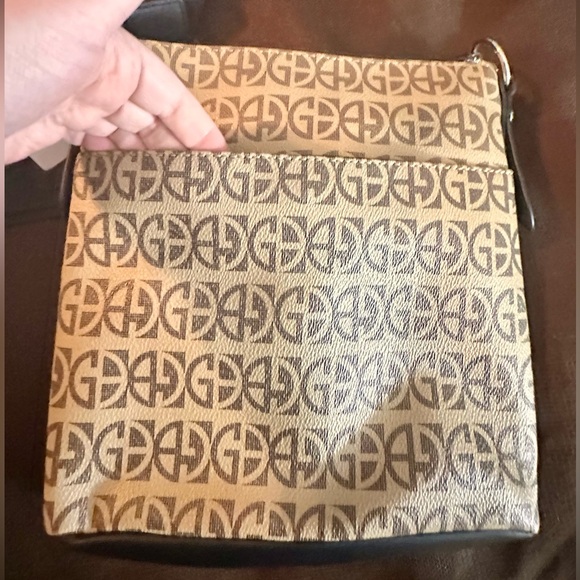 NWT Giani Bernini Block Signature Pocket North South Crossbody - Taupe Brown - Picture 5 of 16